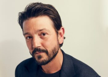Diego Luna to Shine as Host of Academy’s Scientific and Technical Awards