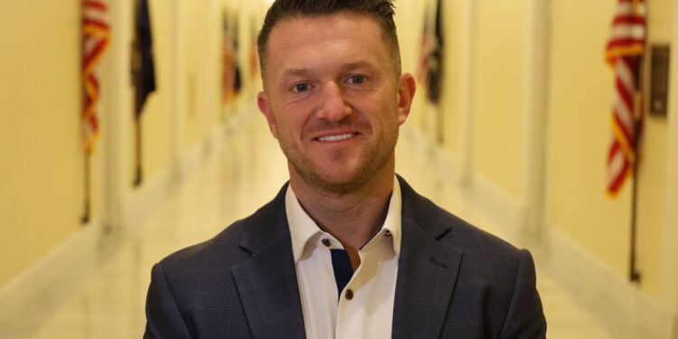 Tommy Robinson’s Crusade Against Islam: From Street Protests to the Banned Documentary “Silenced”