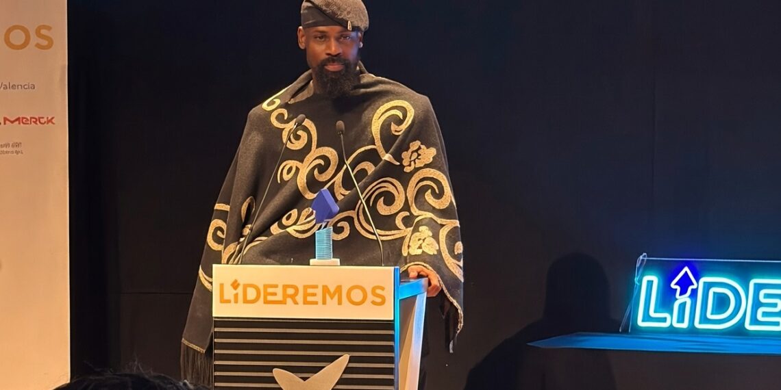 Hummingbird’s Defiant Drop: Nigerian Chess Pioneer Tunde Onakoya Becomes First African to Win Prestigious Lideramos Youth Award for Social Impact